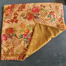 Velours kussen 54x58cm