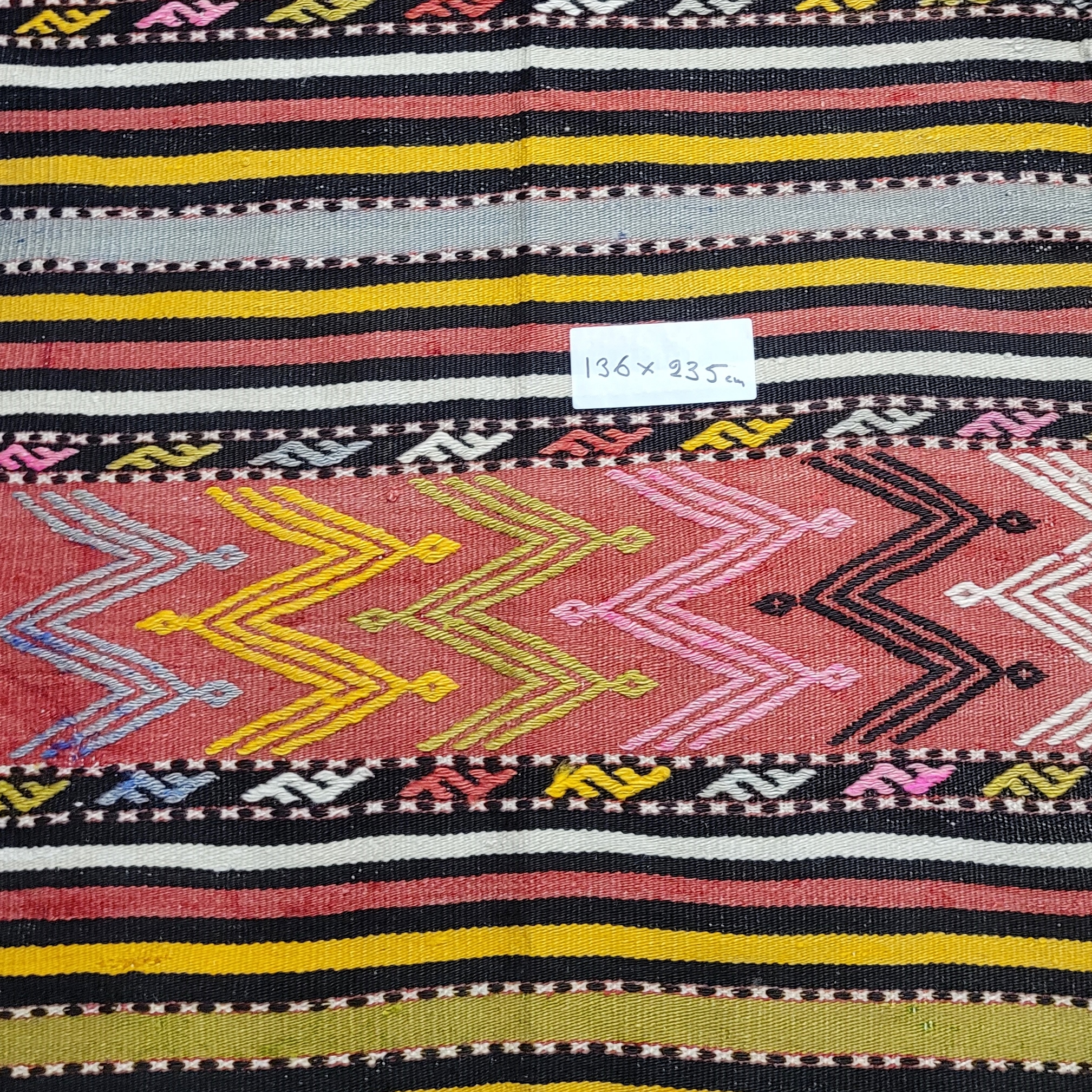 Kelim K562 (136x235cm)