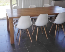 Eiken tafel met verlengstukken