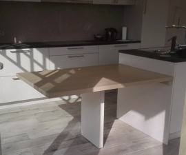 Strak moderne tafel - keukenaanbouw