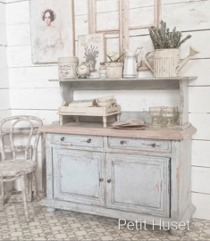 Zeer Brocante Dressoir met Opzet