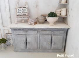 Stoer, Brocante Dressoir