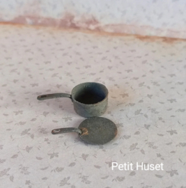 Oude Kwaliteits Pan met Deksel