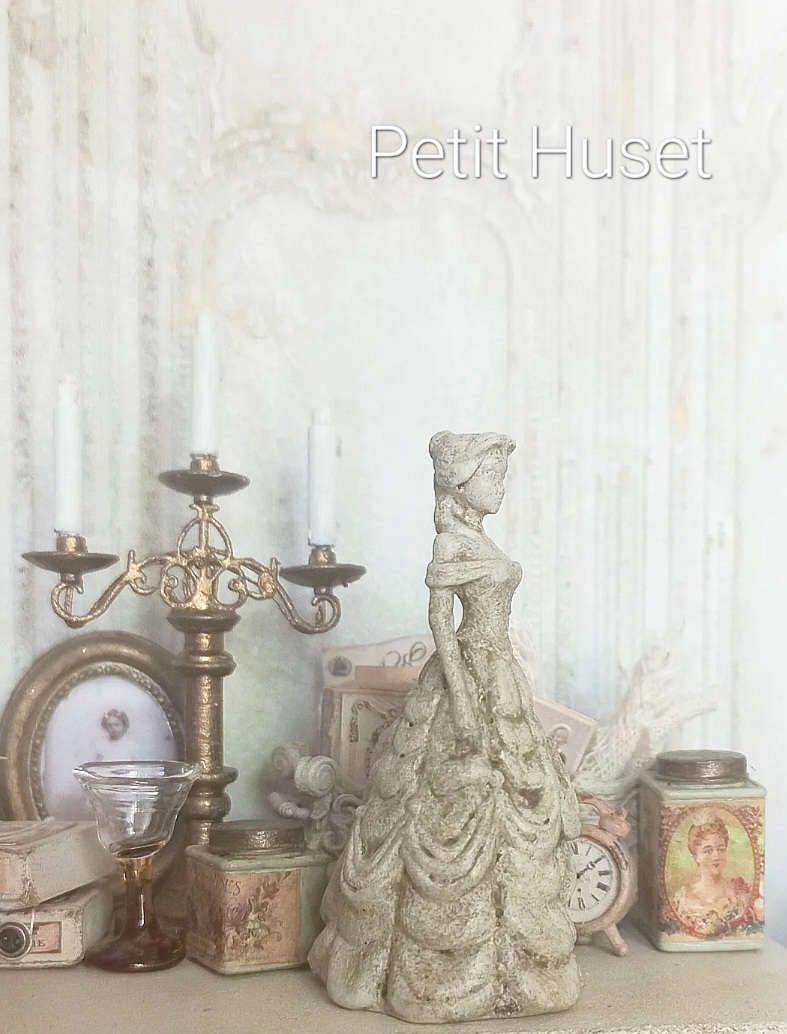Beeld Victoriaanse Dame