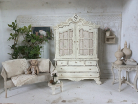 Brocante Duch Baby House