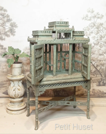 Zeer Brocante Vogelkooi op Tafel