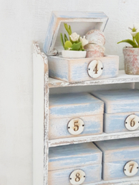 Brocante Kast met 5 Kistjes