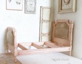 Oud en Brocante Bed