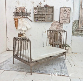 Brocante Metalen Kinder Ledikantje