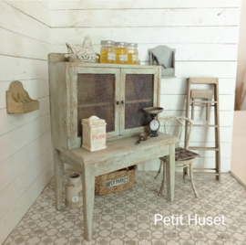 Oude Brocante Voorraad Kast