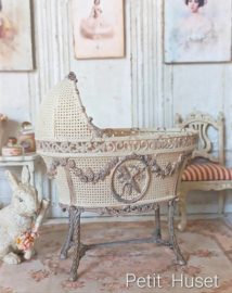 Brocante Victoriaanse Wieg