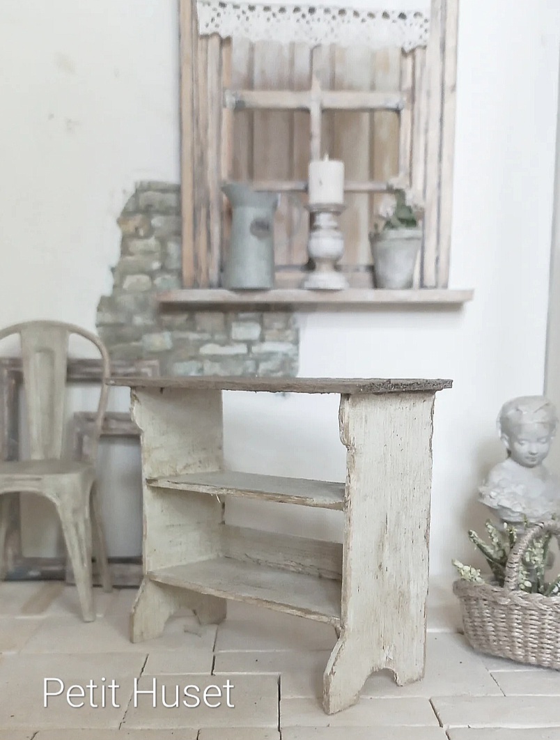 Eenvoudig Brocante Klompenbankje
