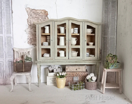 Brocante Kast op Pootjes