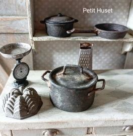 Grote Oude Pan met Deksel