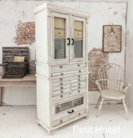 Oude Apothekers Kast