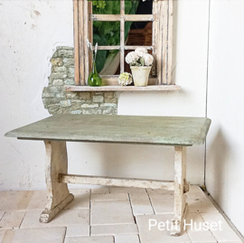Zeer Brocante Tafel