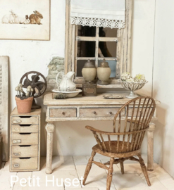 Verweerde Tafel met laadjes