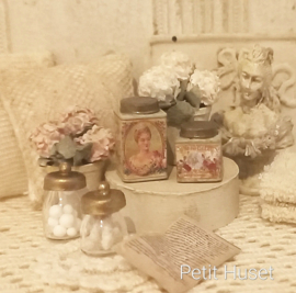 2 Brocante Potjes met Label