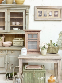 Klein Brocante Kastje