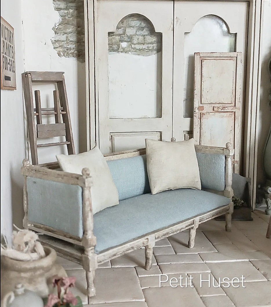 Brocante Victoriaanse Sofa met nieuwe bekleding
