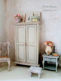 Brocante Linnenkast Licht Taupe