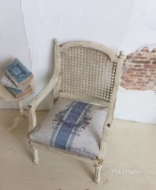 Brocante Stoel met Graanzak Kussen