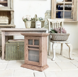 Klein Brocante Kastje