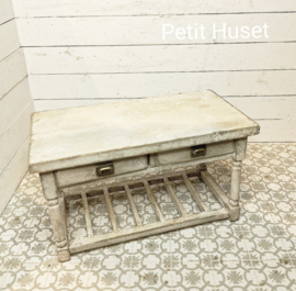 Zeer Brocante  Sidetable