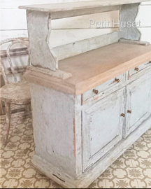 Zeer Brocante Dressoir met Opzet