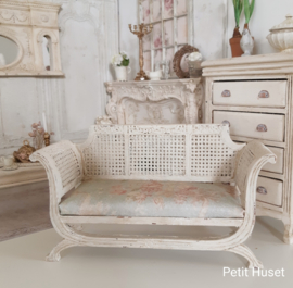 Brocante, Oude Sofa