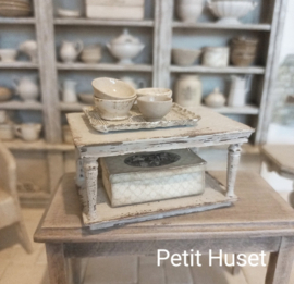Klein Brocante  Display