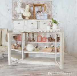 Brocante Vitrine Toonbank
