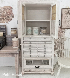 Oude Apothekers Kast