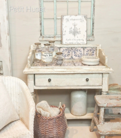 Brocante Sidetable met "Tegeltjes"
