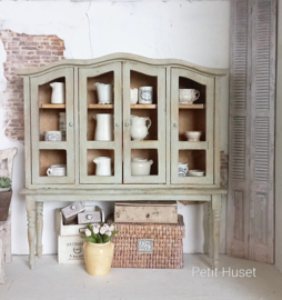 Brocante Kast op Pootjes