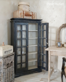 Brocante Zwarte Voorraadkast
