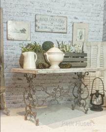 Sierlijke Brocante Tafel