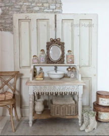 Brocante Wastafel Meubeltje