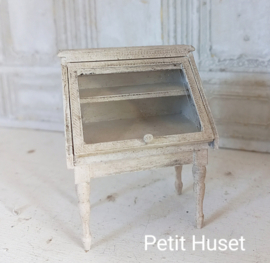 Brocante Vitrinekastje op Pootjes