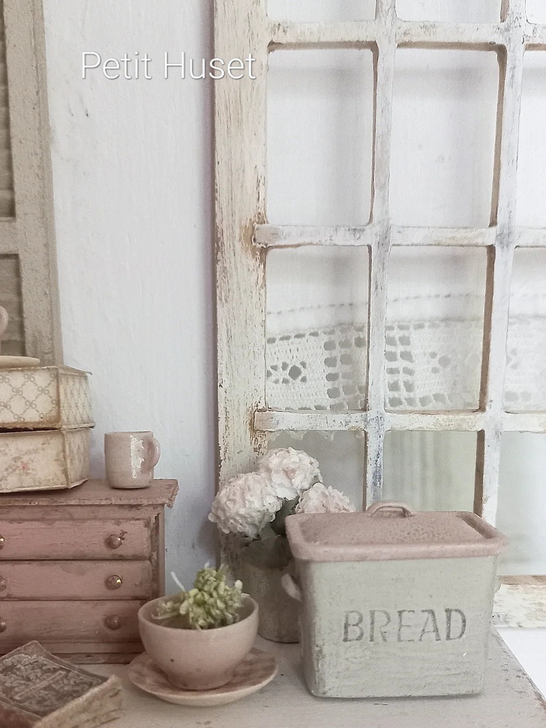 Brocante Breadbox