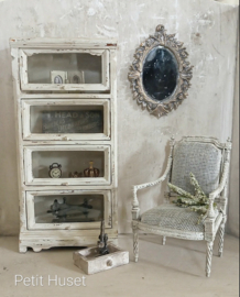Oude Winkel Vitrinekast