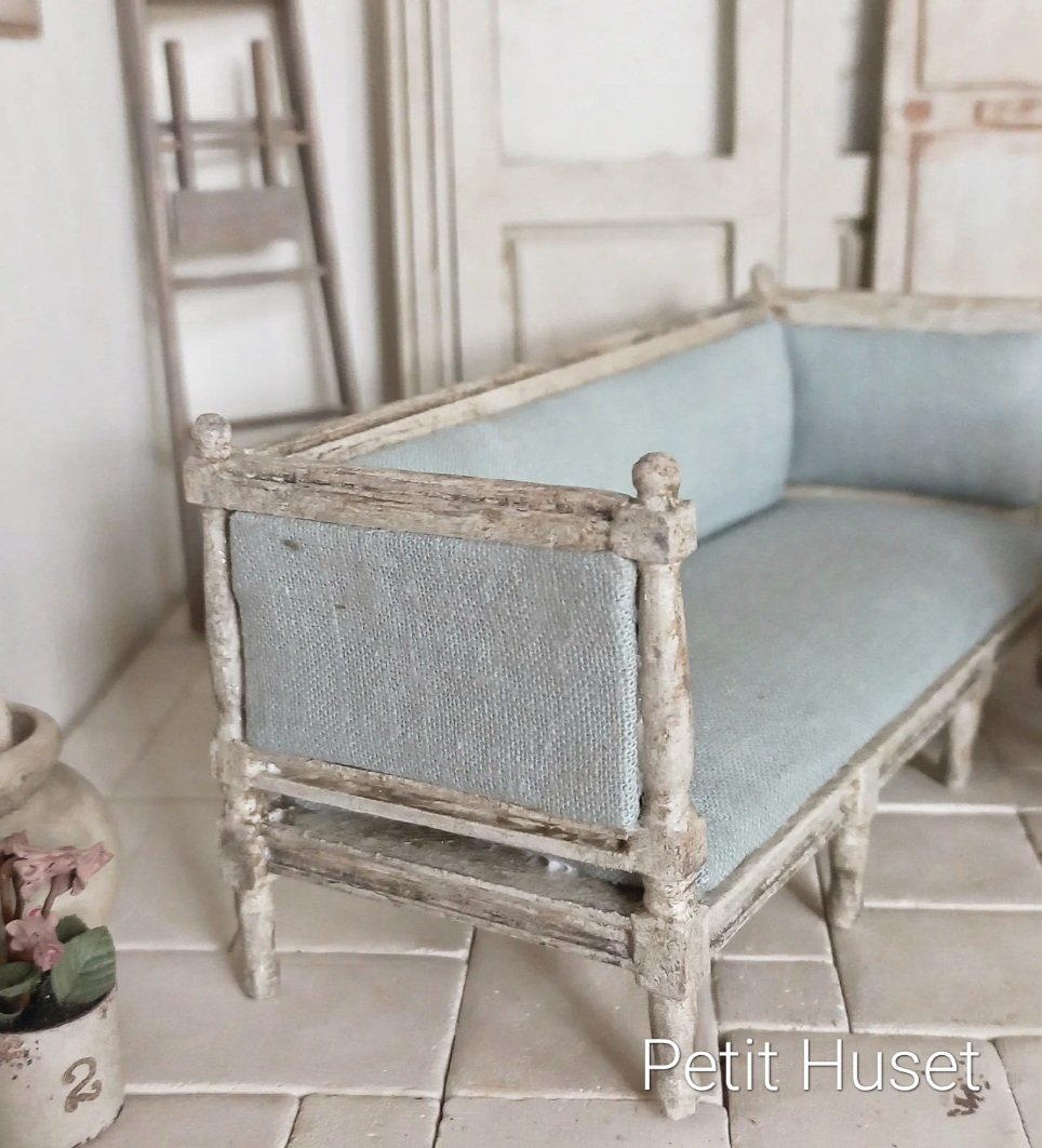 Brocante Victoriaanse Sofa met nieuwe bekleding