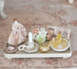 Brocante Gevuld Dienblad op Pootjes
