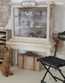 Gevulde, Brocante, Vitrinekast