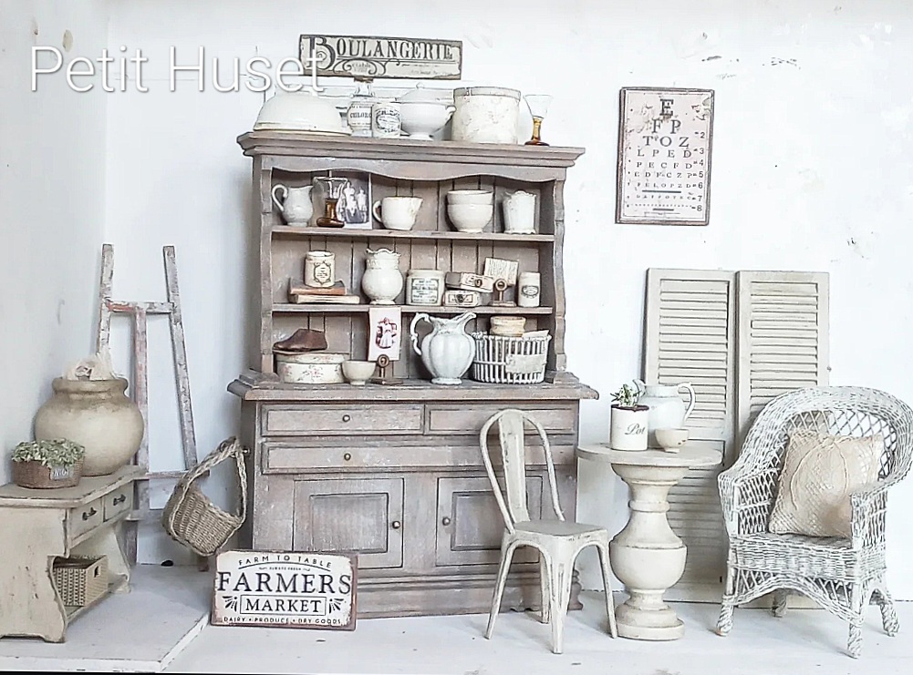 Verweerde Houten Buffetkast