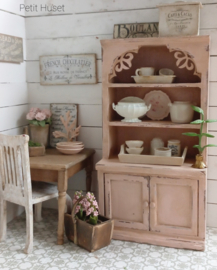 Brocante Oud Roze Kast