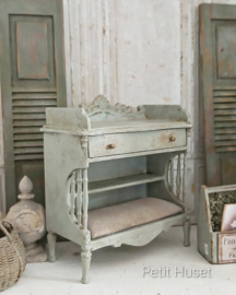 Sierlijk Brocante Kastje