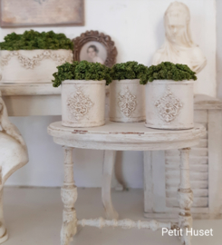 Brocante Gevulde Pot met Ornamentje