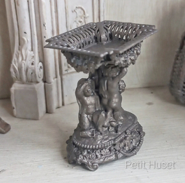 Filigree Schaal ondersteund door 4 Putti
