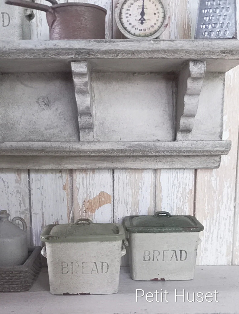 Brocante Breadbox A